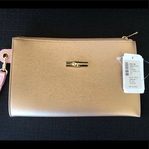 ⭐️SOLD ON M⭐️ Longchamp wristlet